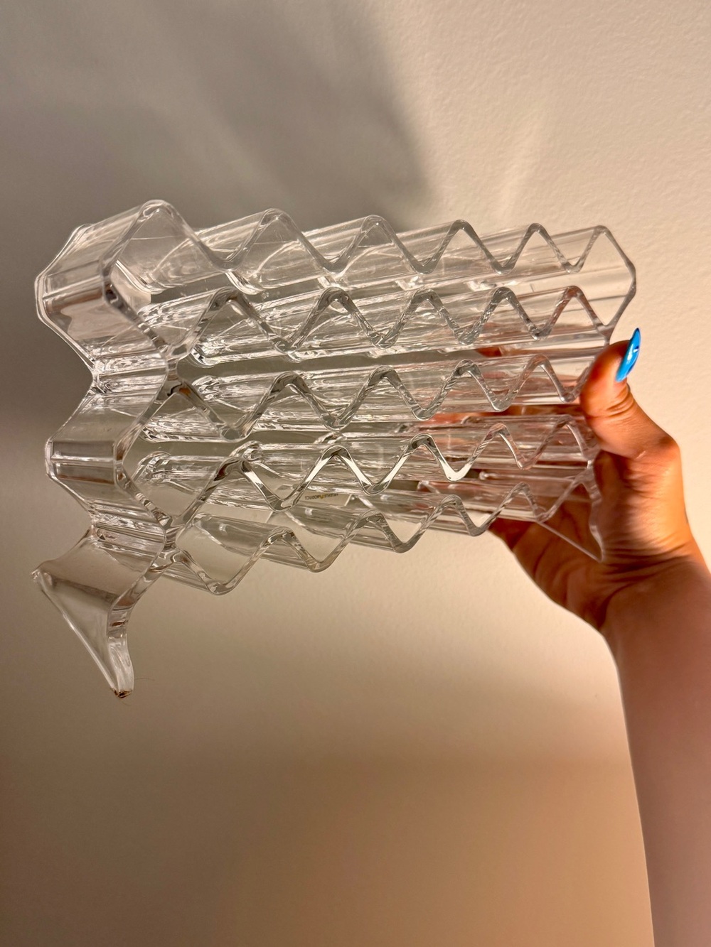 Unique Vintage Clear Acrylic Zig-Zag Tiered Lipstick Makeup Organizer